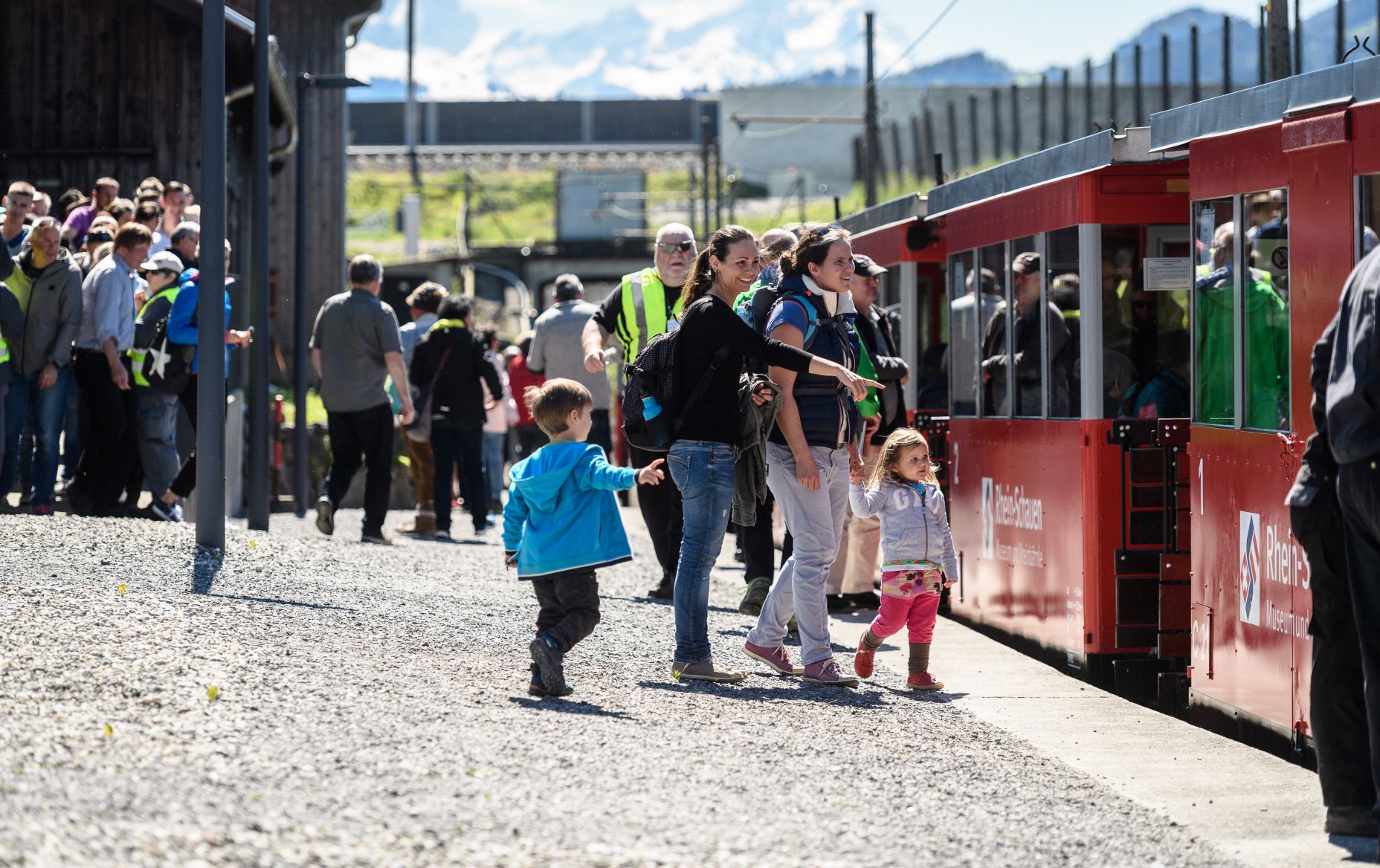 Rheinschauen Bahnsteig Rheinschauen Bahnsteig