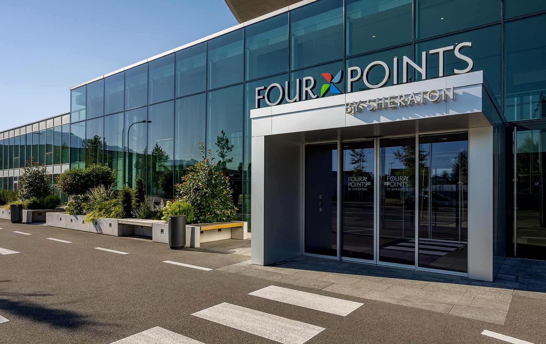 Eingang Four Points by Sheraton Panoramahaus Eingang Four Points by Sheraton Panoramahaus