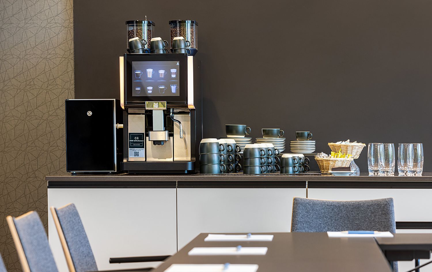 Verpflegung im Meetingraum im Four Points by Sheraton Panoramahaus Dornbirn Verpflegung im Meetingraum im Four Points by Sheraton Panoramahaus Dornbirn