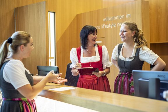 Rezeption im Seminarhotel Sonne Mellau Rezeption im Seminarhotel Sonne Mellau