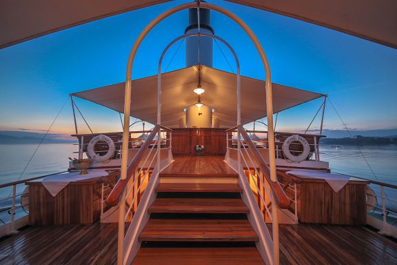 Hohentwiel Freideck Aufgang zur Bar Hohentwiel Freideck Aufgang zur Bar