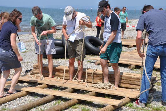 Team Building Floßbau, Rent a Village by xent Team Building Floßbau, Rent a Village by xent