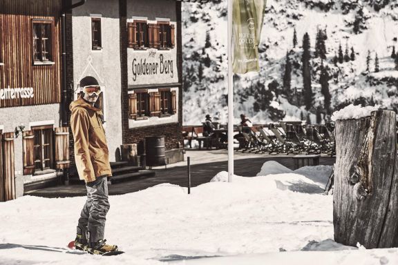 ski-in ski-out, Hotel Goldener Berg in Oberlech ski-in ski-out, Hotel Goldener Berg in Oberlech