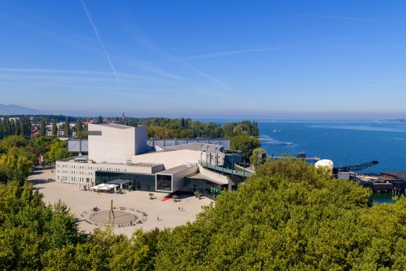 Festspielhaus Bregenz am Bodensee, Drohnenaufnahmen Festspielhaus Bregenz am Bodensee, Drohnenaufnahmen