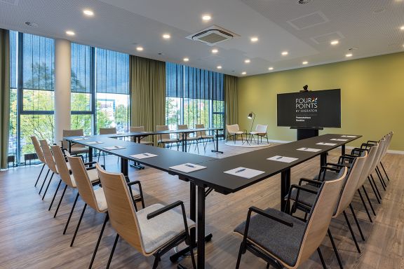 Meetingraum im Four Points by Sheraton Panoramahaus Dornbirn Meetingraum im Four Points by Sheraton Panoramahaus Dornbirn