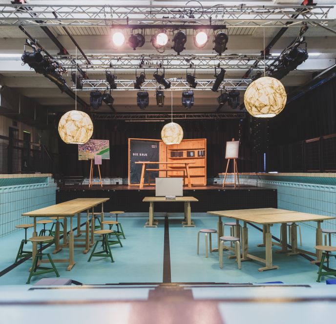 Eventsetting im Pool, Altes Hallenbad in Feldkirch Eventsetting im Pool, Altes Hallenbad in Feldkirch